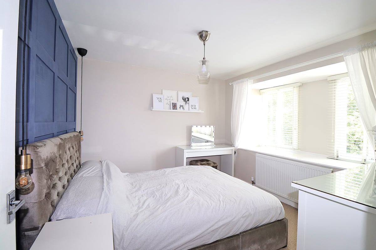 Long Beech Drive, FARNBOROUGH, GU14 0PR