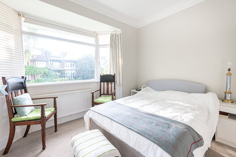 2 bedroom(s) apartment to sale in Cholmeley Park, Highgate Village, London-image 3
