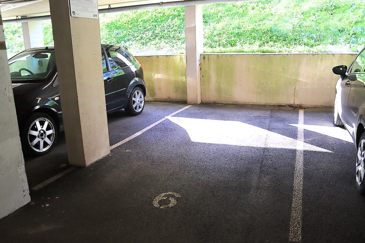 Farnborough Road, Farnborough, GU14 7GZ