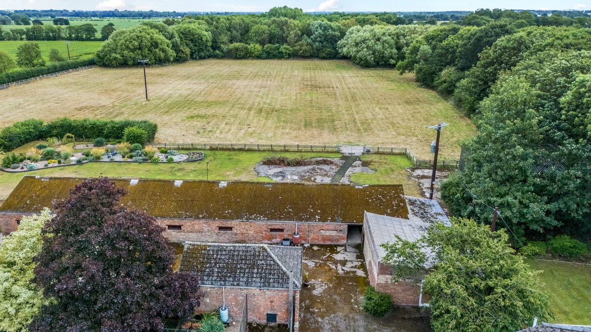 Woodcarr Farm, Sandtoft Road, Doncaster, DN9 1PW