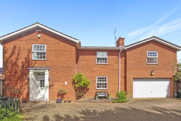 High Street, Henlow, Bedfordshire Image
