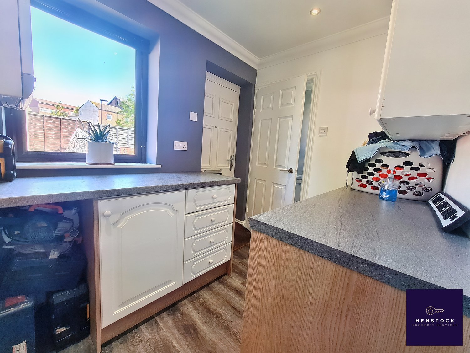 5 Bedroom Semidetached Henstock Property Services