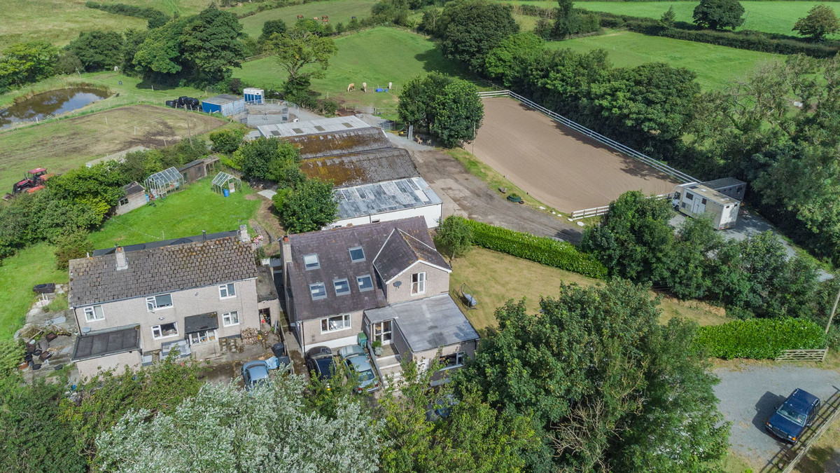 Parciau, Llangefni, LL77 7PJ