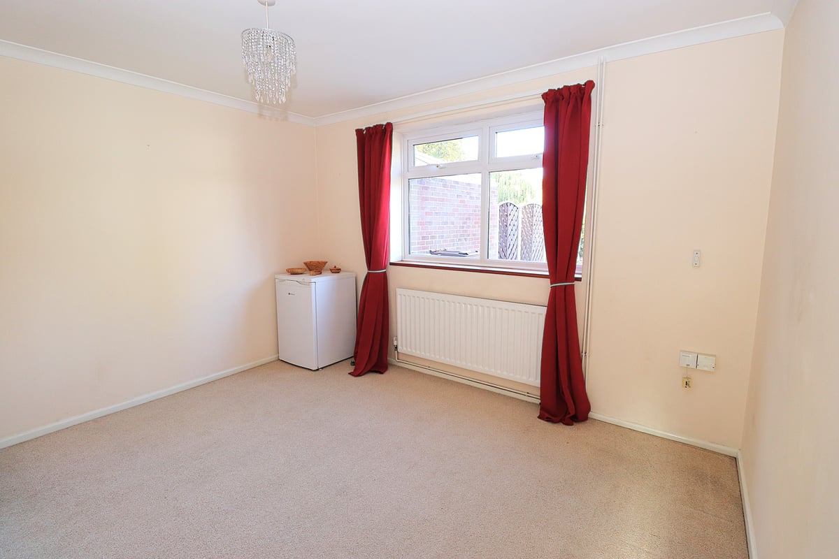 Southwood Road, Farnborough, GU14 0JQ