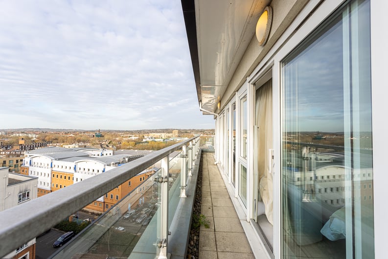 3 bedroom(s) apartment to sale in Boulevard Drive, Colindale, London-image 26
