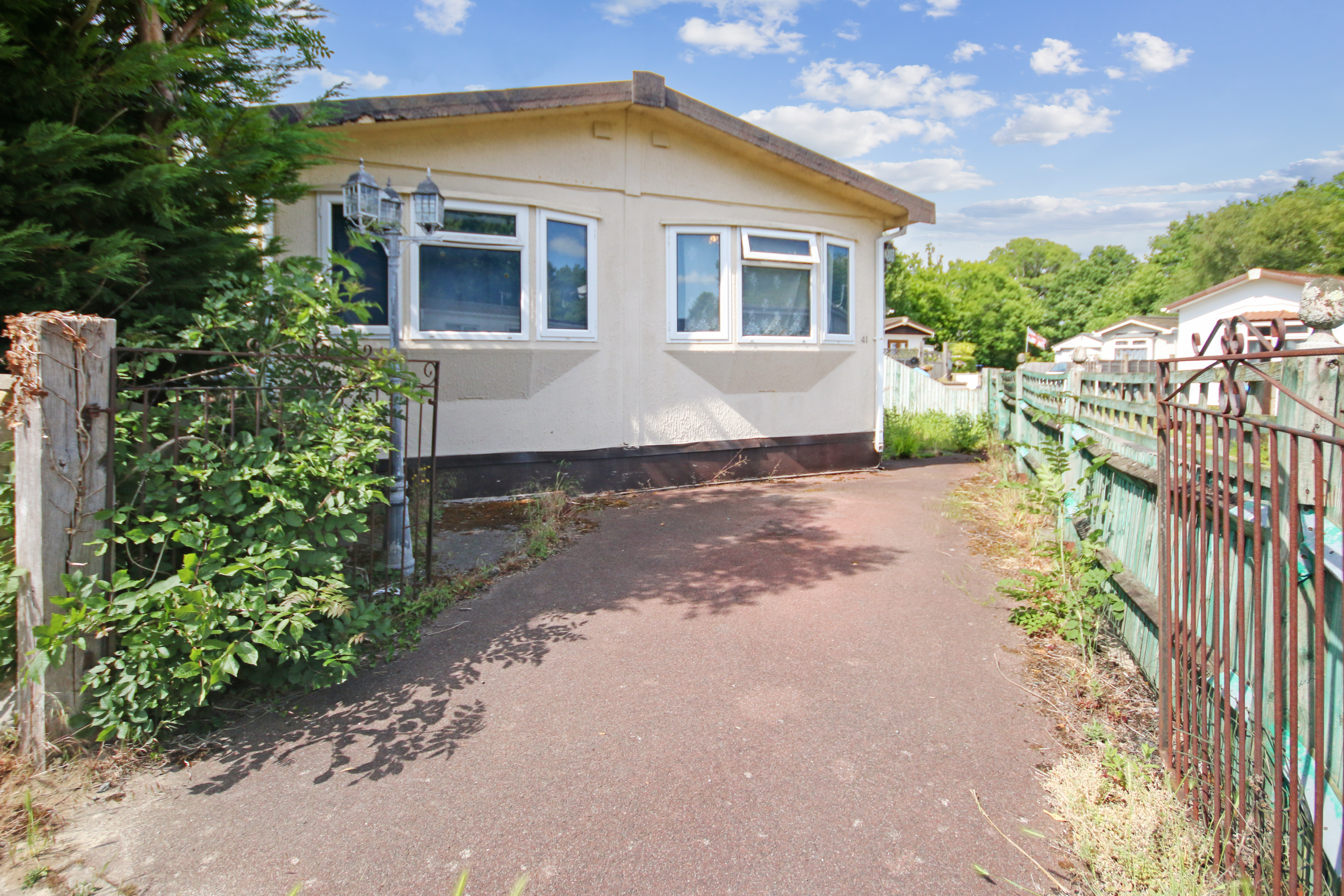 Meadowside Park, Lingfield, Surrey