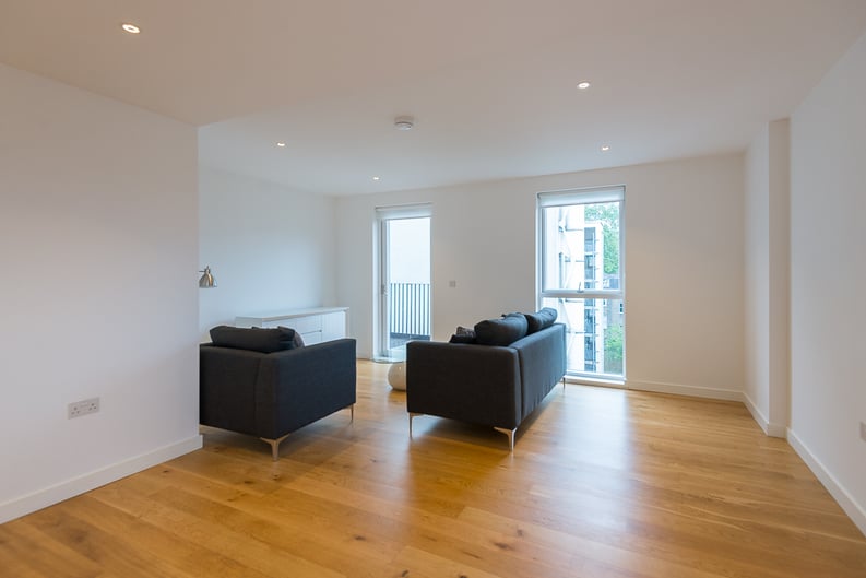 2 bedroom(s) apartment to sale in Hand Axe Yard, Kings Cross, London-image 4