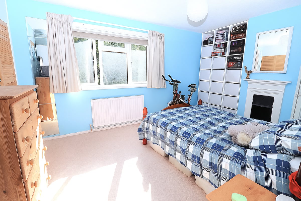 Marrowbrook Lane, Farnborough, GU14 0AD