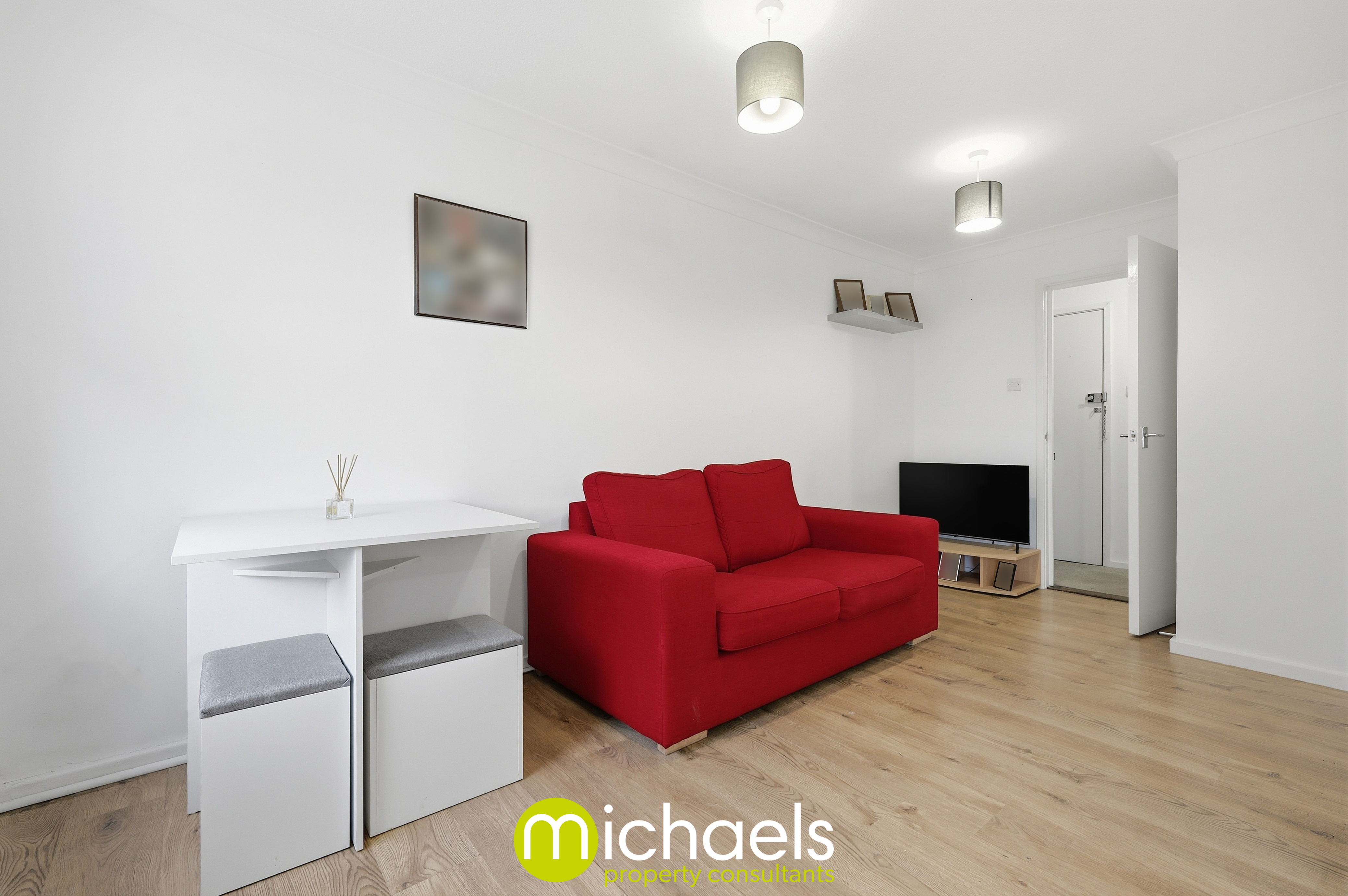 1 Hollytree Court, Layer Road