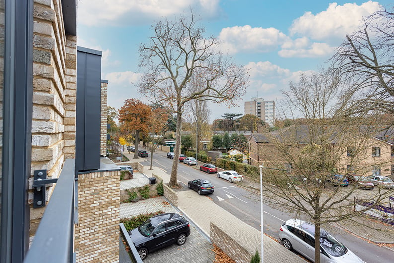 3 bedroom(s) apartment to sale in Victoria Drive, Southfields, London-image 28