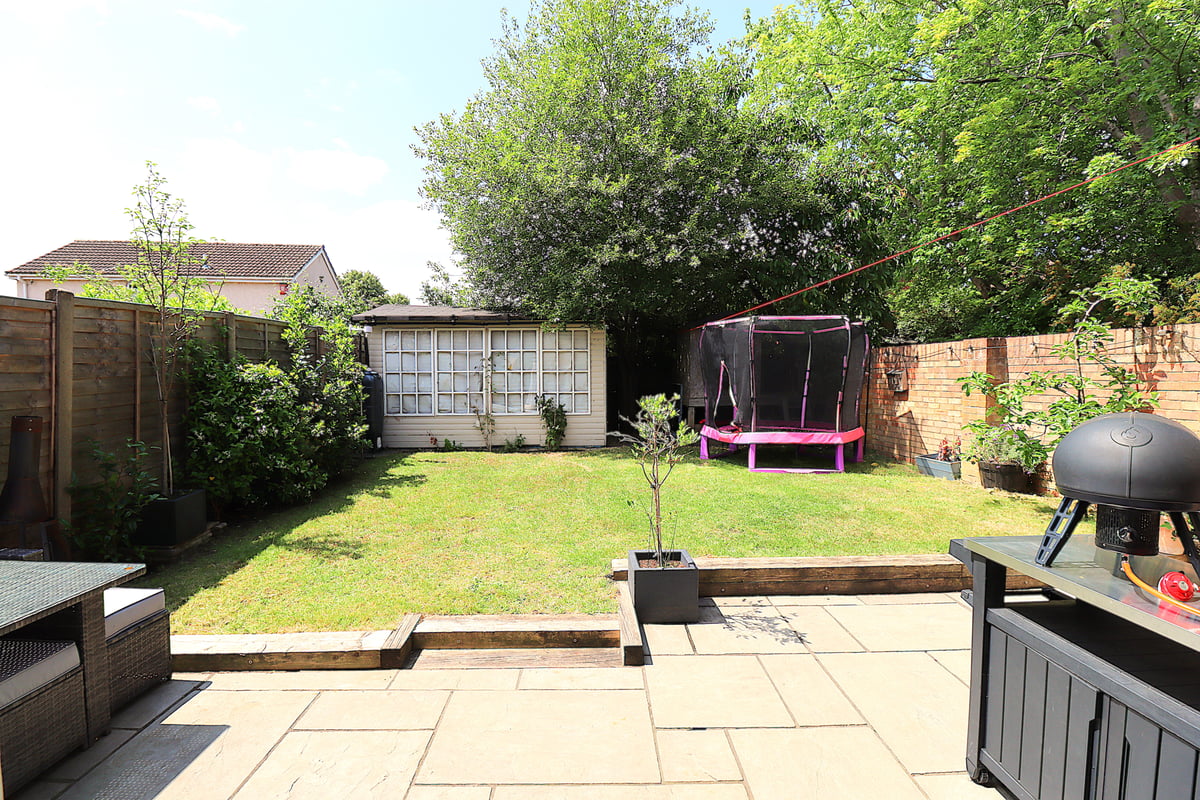 Long Beech Drive, FARNBOROUGH, GU14 0PR