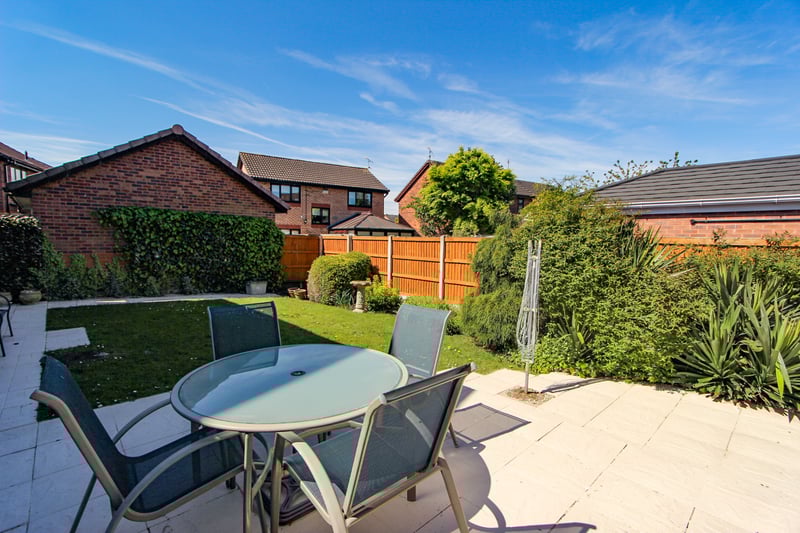 3 bedroom detached house for sale, Farnborough Drive, Cantley