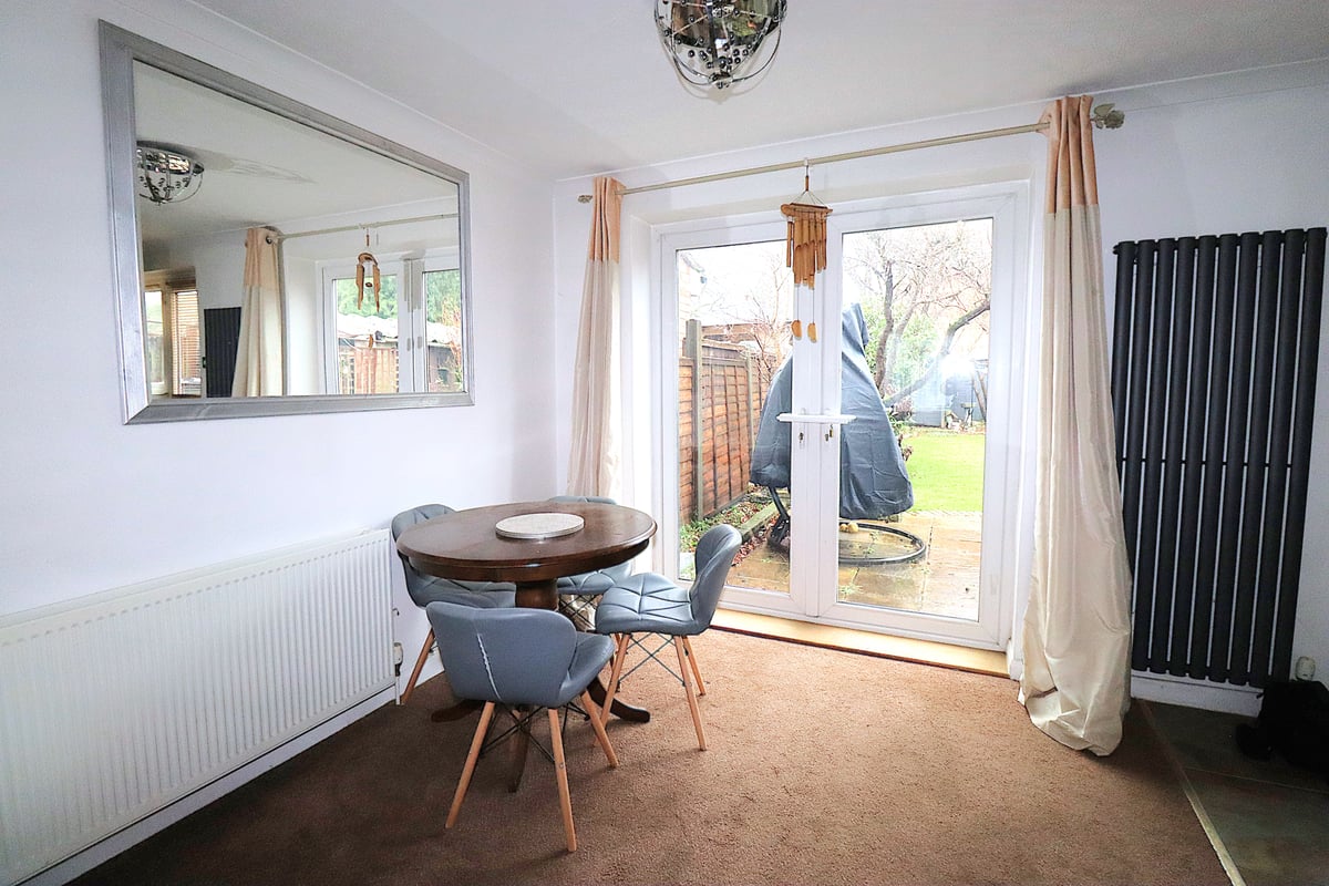 Chiltern Avenue, Farnborough, GU14 9SE