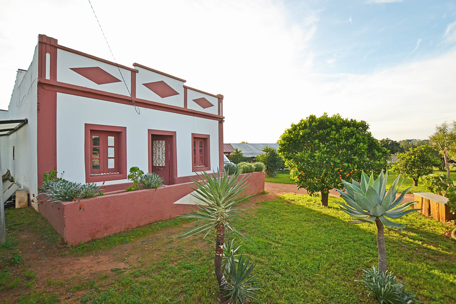 Two Bedroom Traditional Cottage for Renovation with Large Plot, Moncarapacho 