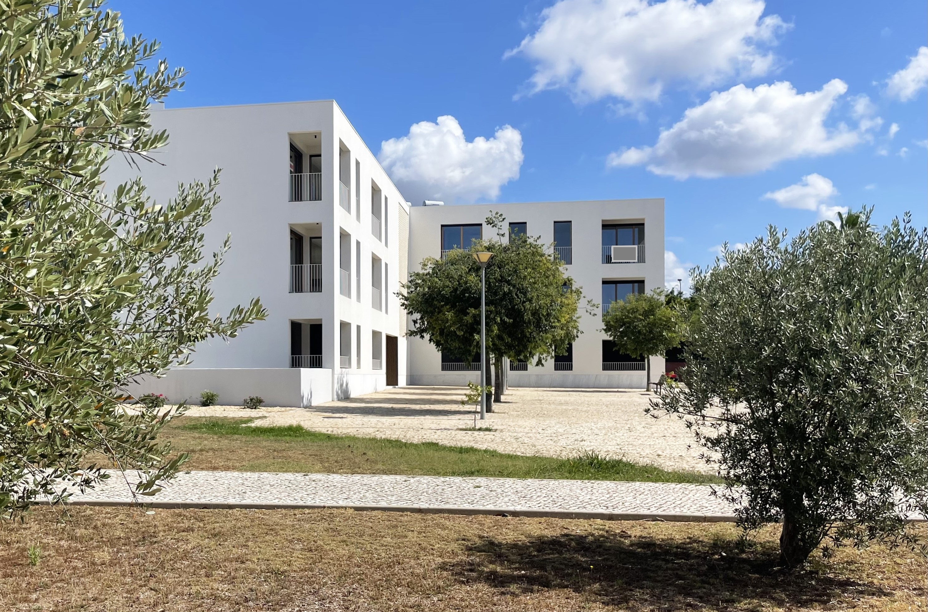 Luxury Three Bedroom Apartments with Garage, Moncarapacho