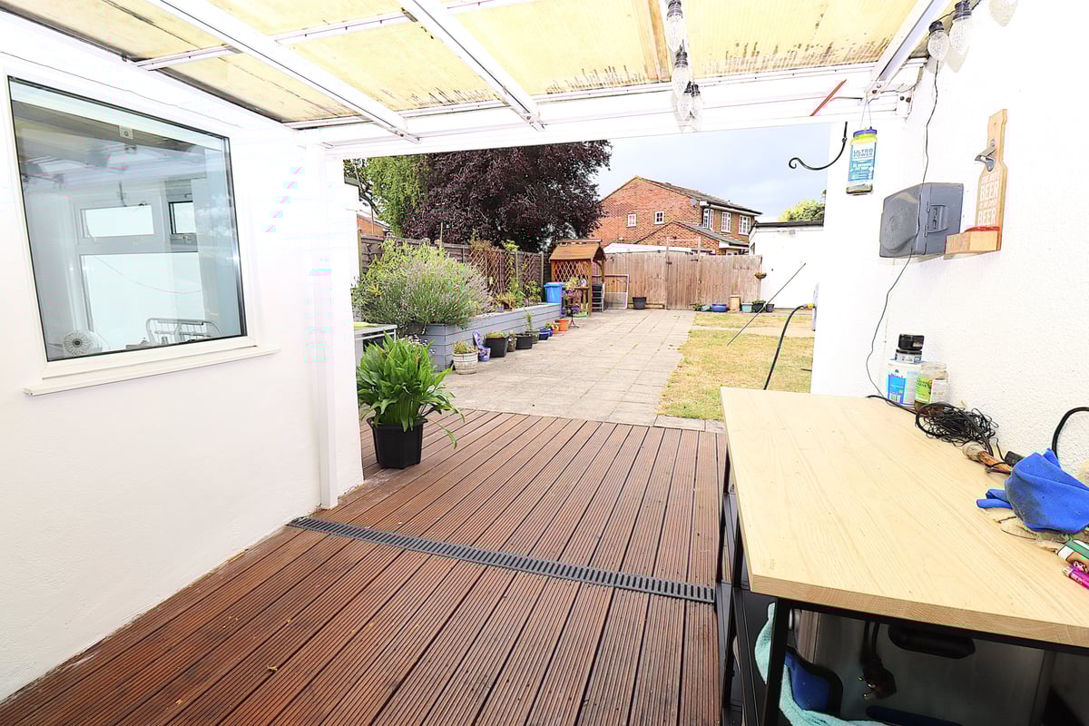 Fleet Road, Farnborough, GU14 9RA