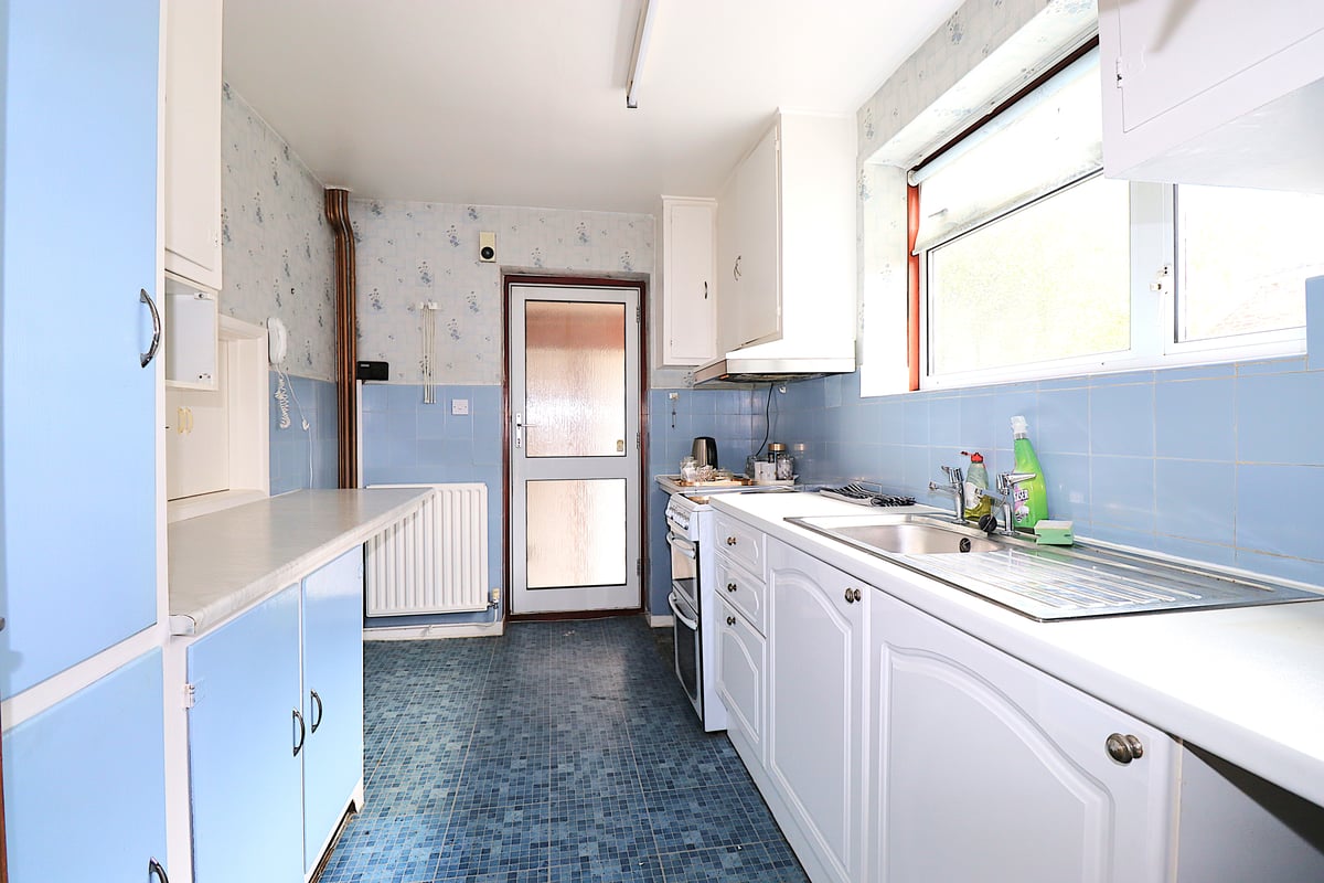 Revelstoke Avenue, Farnborough, GU14 8NQ