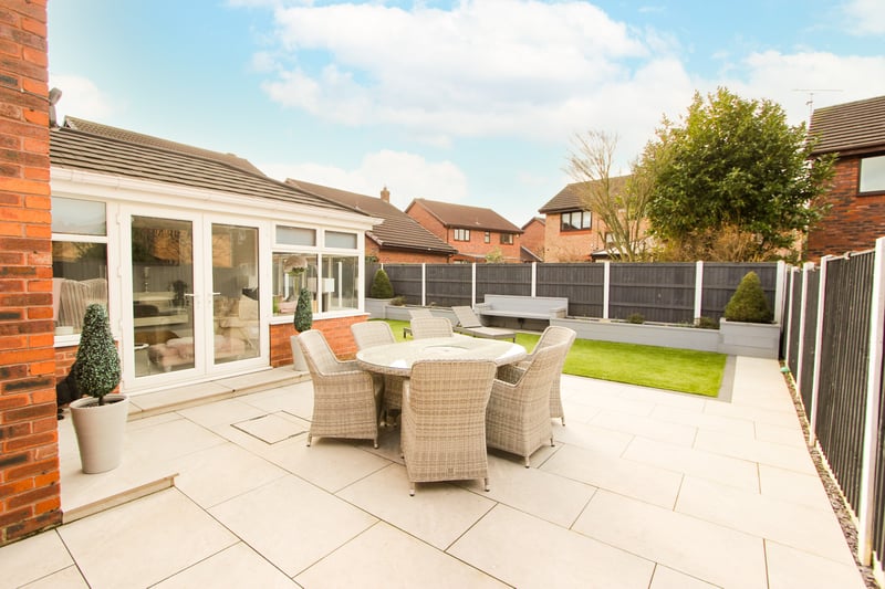 3 bedroom detached house for sale, Farnborough Drive, Cantley