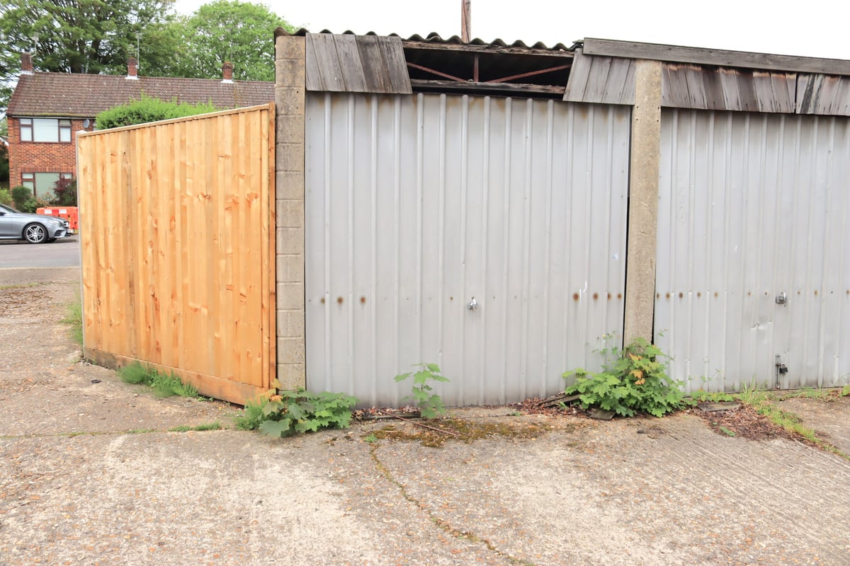 Barnes Close, Farnborough, GU14 7JA