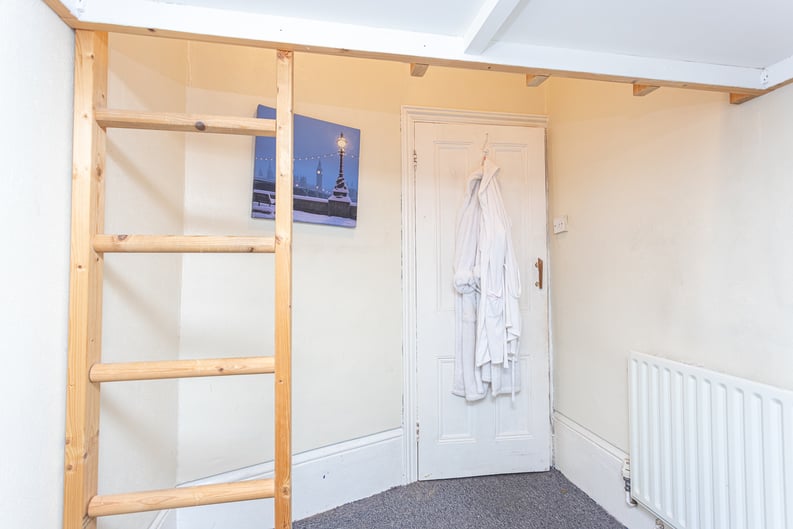 3 bedroom(s) apartment to sale in The Avenue, Brondesbury Park, London-image 16