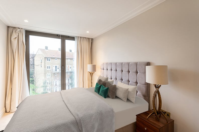 2 bedroom(s) apartment to sale in Queens Wharf, Crisp Road, Hammersmith-image 4