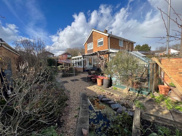 Sutherland Grove, Milton Keynes, Buckinghamshire Image