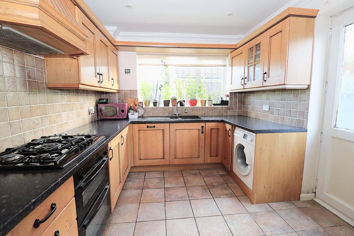Blunden Road, Farnborough, GU14 8QW