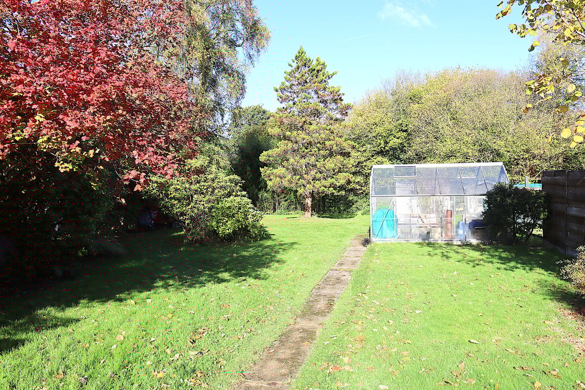 Southwood Road, Farnborough, GU14 0JQ