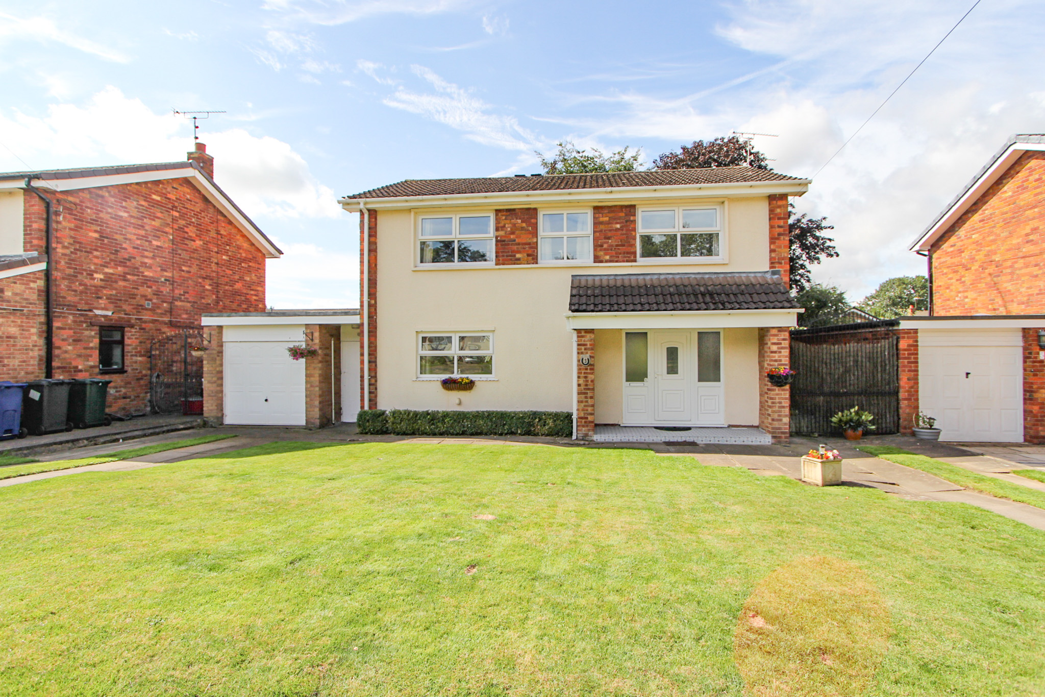 4 bedroom detached house for sale, Birchen Close, Bessacarr, Doncaster