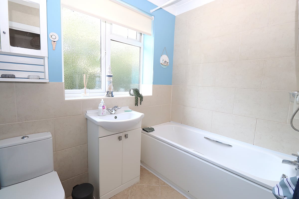 Marshall Close, FARNBOROUGH, GU14 8RY