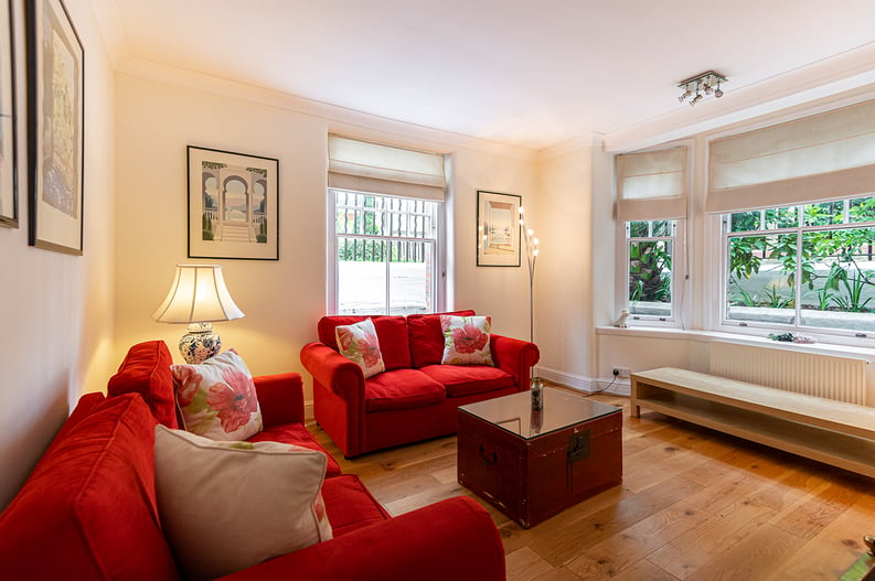3 bedroom(s) apartment to sale in Walton Street, Kensington, London-image 1