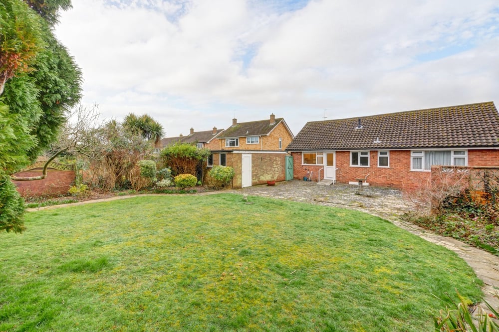 Property Details for Summerfields Avenue Hailsham East Sussex BN27 3BP