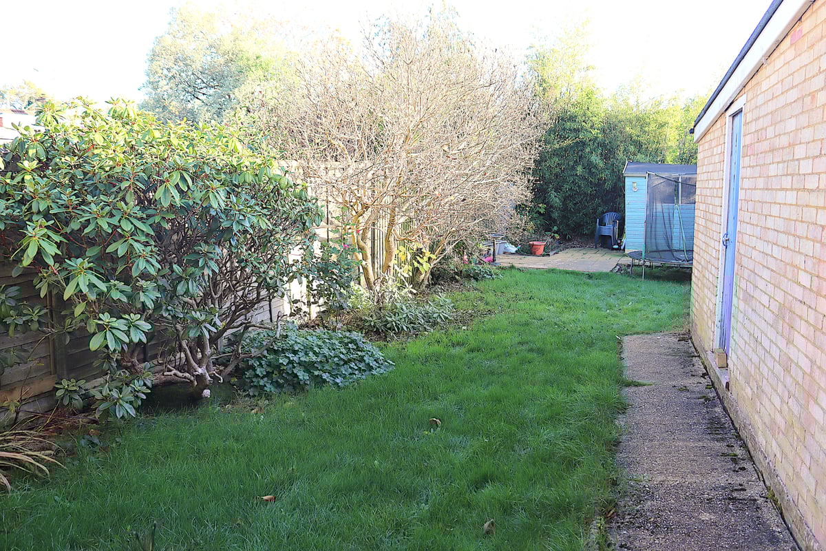 Blunden Road, Farnborough, GU14 8QW