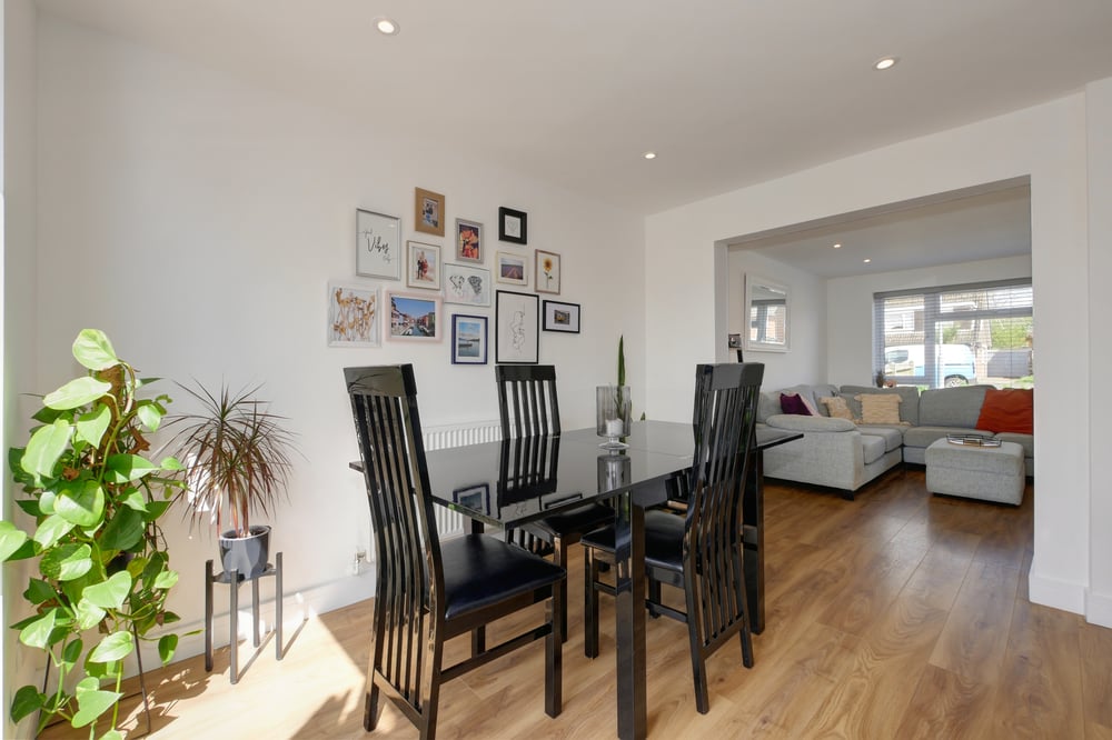 Property Details for Anglesey Avenue Hailsham East Sussex BN27 3BH