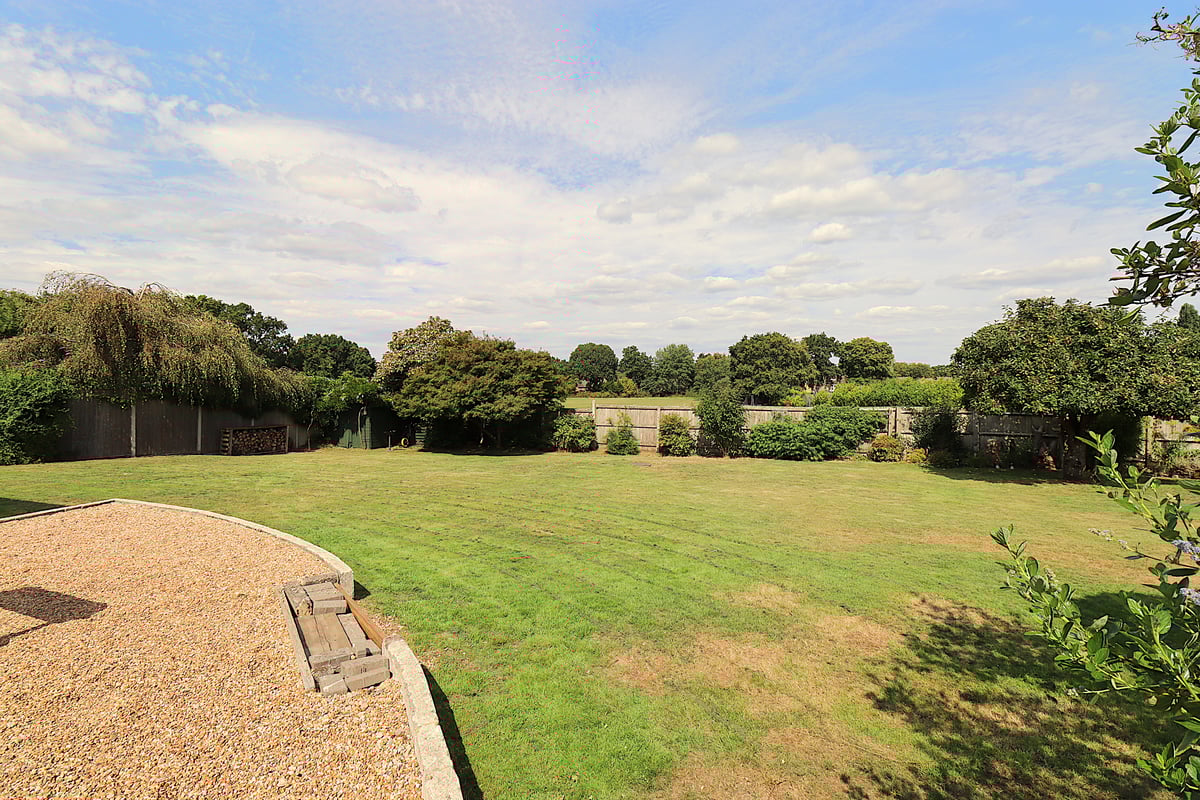 Cripley Road, Farnborough, GU14 9QA