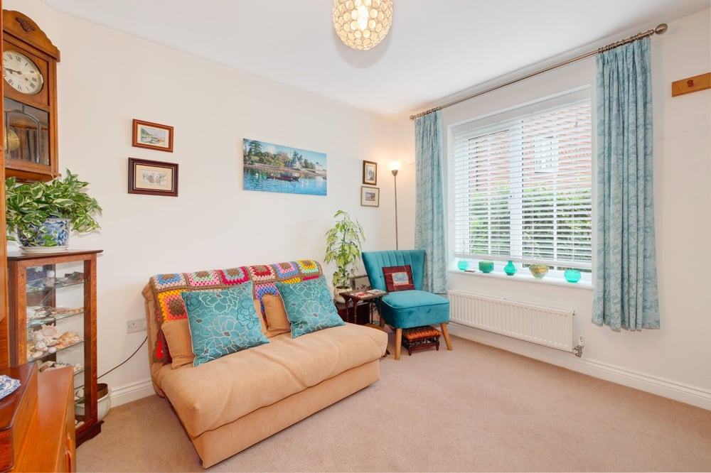 Property Details for Hedley Way Hailsham East Sussex BN27 3FZ Crane