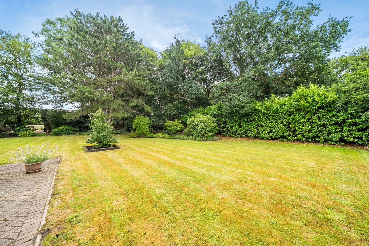 Woodcarr Farm, Sandtoft Road, Doncaster, DN9 1PW