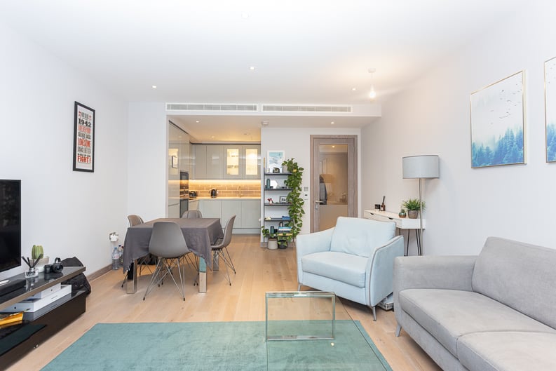 1 bedroom(s) apartment to sale in Drapers Yard, Wandsworth, London-image 10