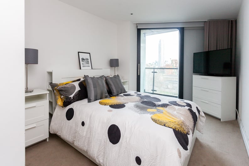 2 bedroom(s) apartment to sale in Nine Elms Lane, Vauxhall, London-image 3