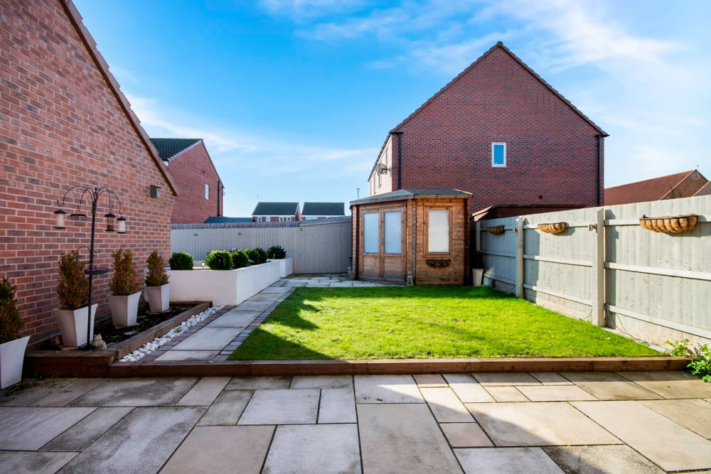 Blue Albion Street, Retford, DN22 7WZ