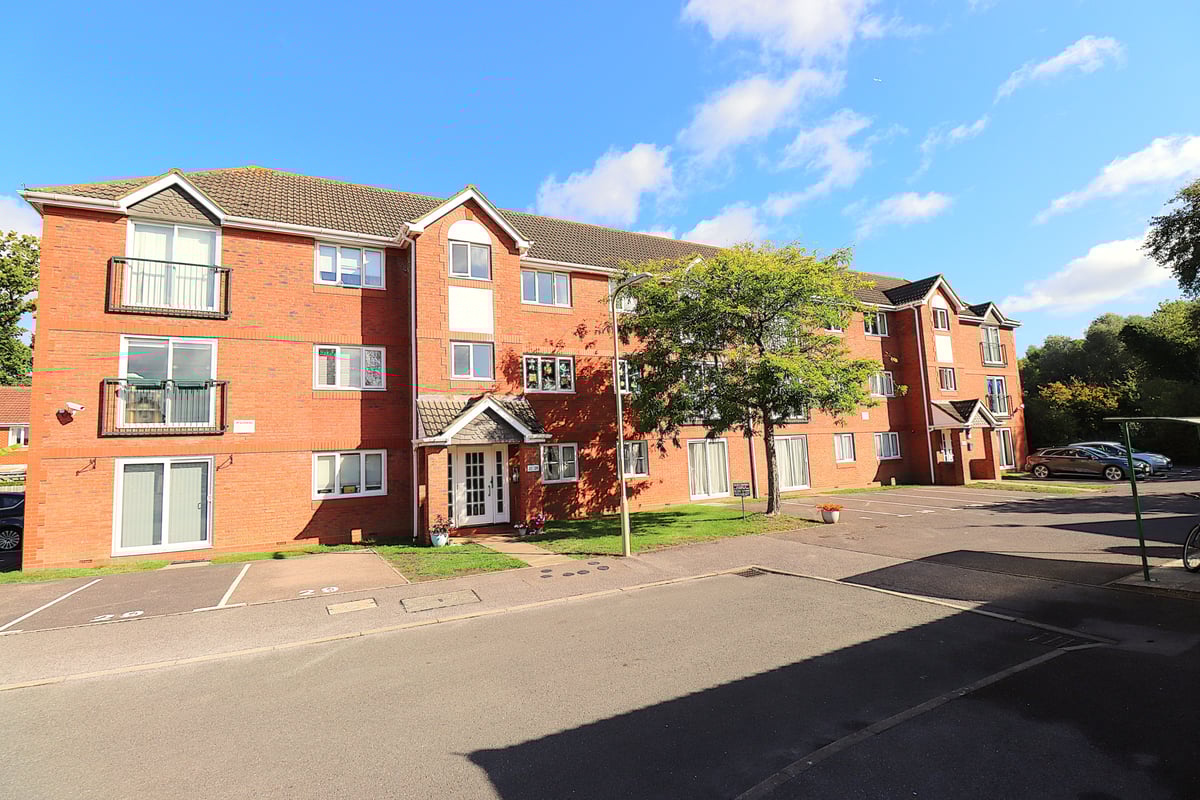 Corfe Way, Farnborough, GU14 6TS