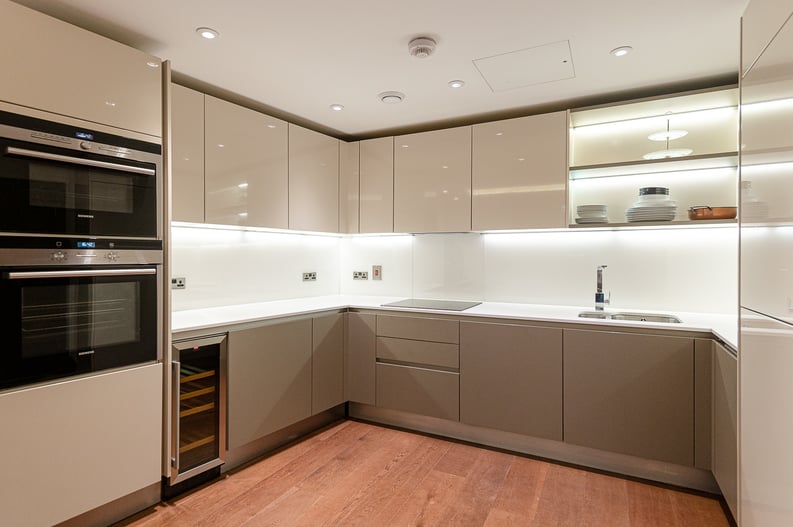 2 bedroom(s) apartment to sale in Fetter Lane, Holborn, London-image 2