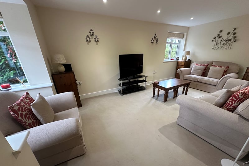 Jigsaw Estates Ltd Property For Sale CAMBERLEY, £900,000