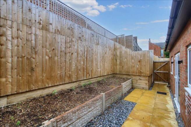 Frearson Close, Nottingham, NG16 3UF