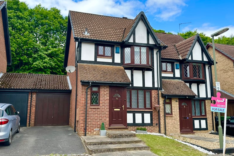 Jigsaw Estates Ltd Property For Sale BAGSHOT, £435,000