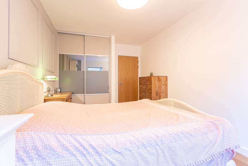 3 bedroom(s) apartment to sale in Felar Walk, Colindale, London-image 14
