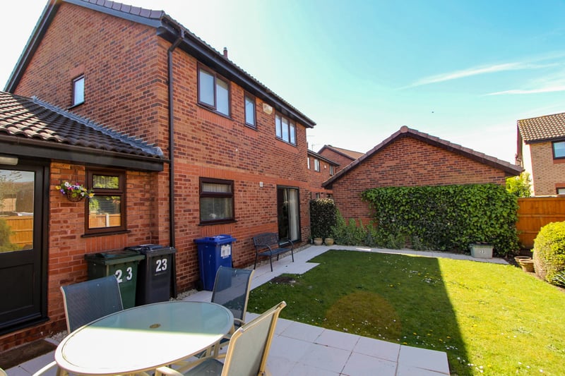 3 bedroom detached house for sale, Farnborough Drive, Cantley