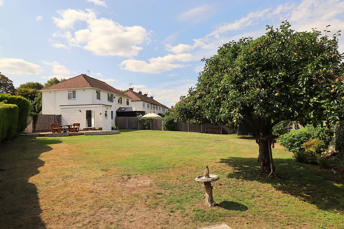 Cripley Road, Farnborough, GU14 9QA