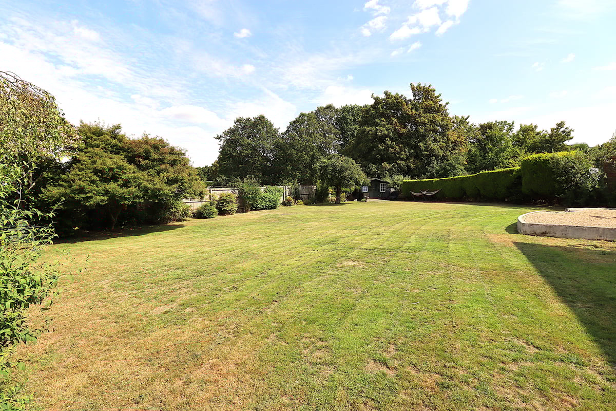 Cripley Road, Farnborough, GU14 9QA