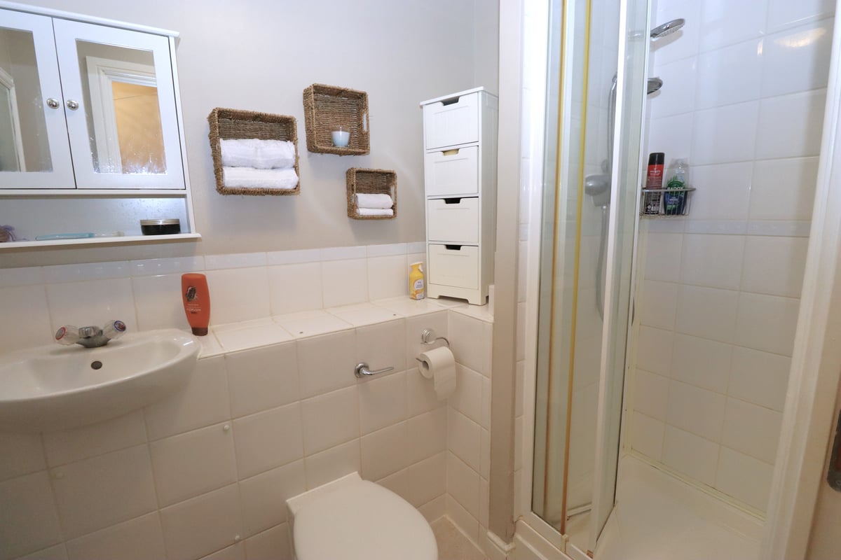 Coombe Way, Farnborough, GU14 7GB